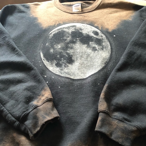 Unique moon sweatshirt/ bleach dye - Picture 2 of 4